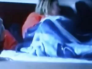 Raian com um vestido ...